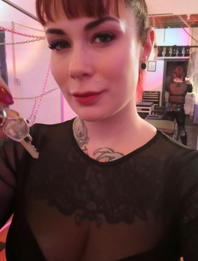 Miss Victoria Cayne